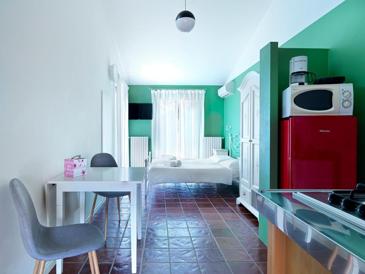 Residence Il Melograno Манерба дел Гарда Екстериор снимка