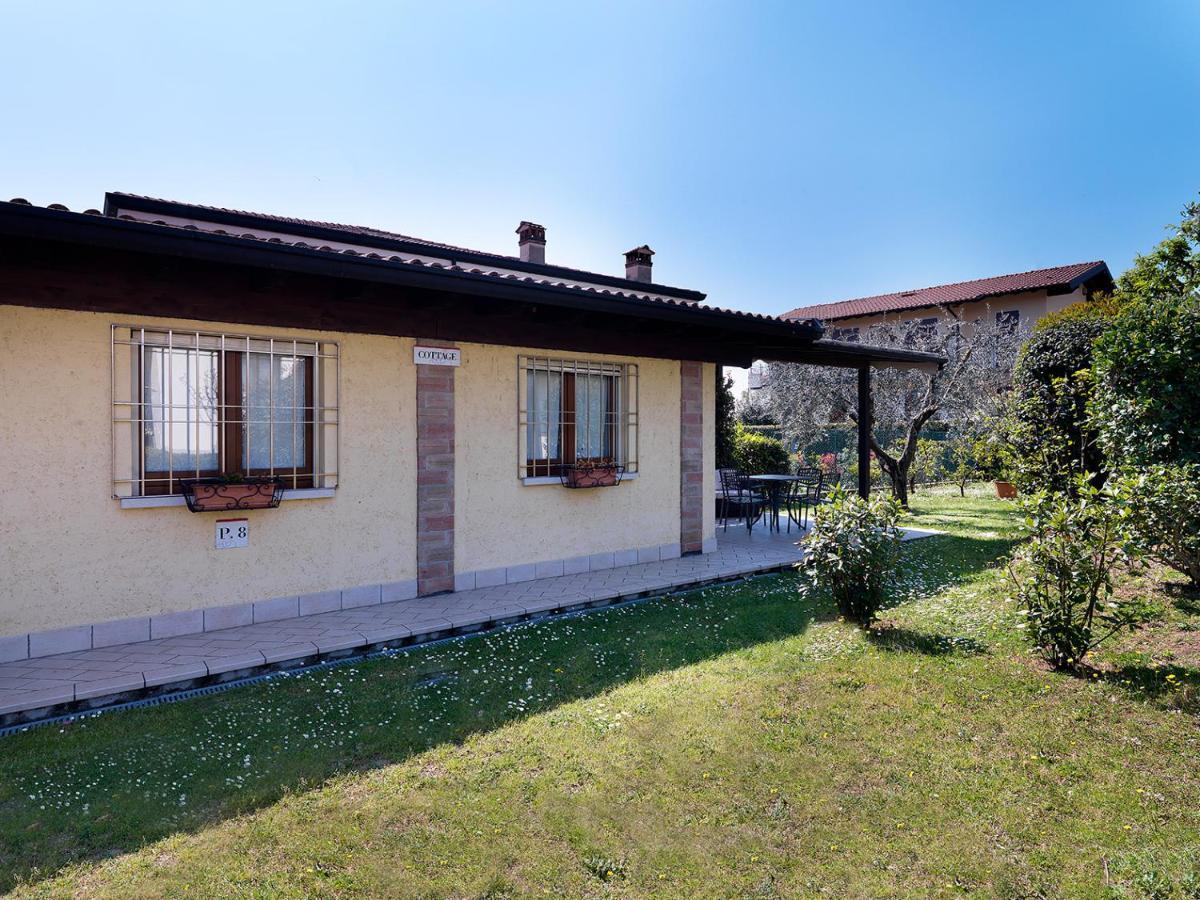 Residence Il Melograno Манерба дел Гарда Екстериор снимка