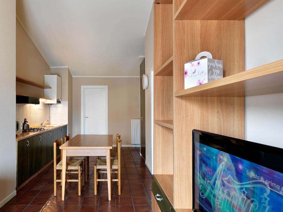 Residence Il Melograno Манерба дел Гарда Екстериор снимка