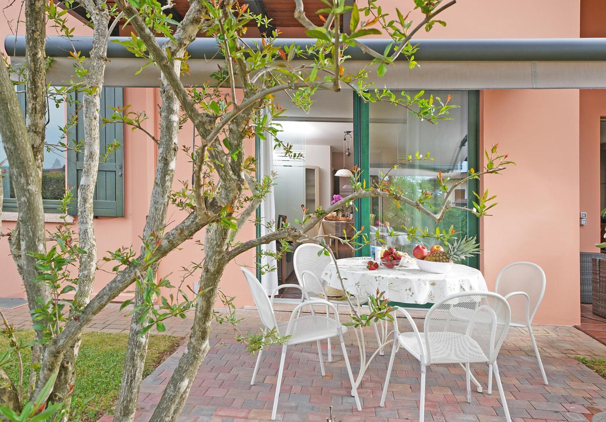 Residence Il Melograno Манерба дел Гарда Стая снимка