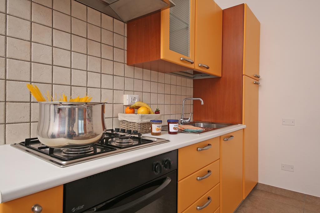 Residence Il Melograno Манерба дел Гарда Екстериор снимка