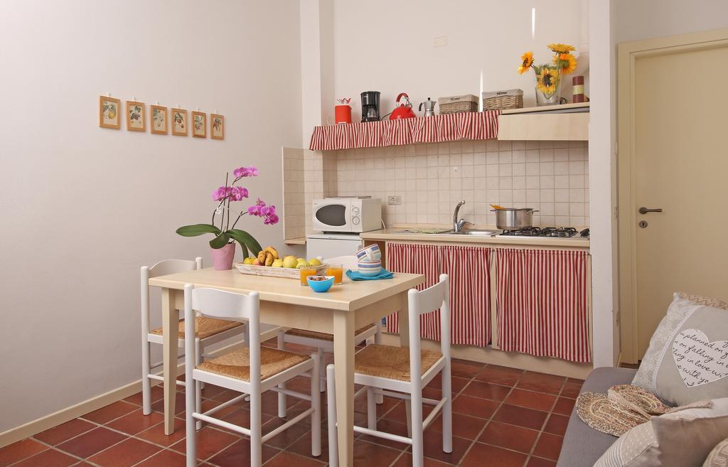 Residence Il Melograno Манерба дел Гарда Екстериор снимка
